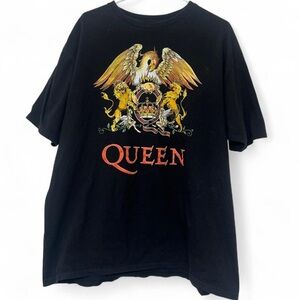 Queen band black graphic tshirt tee - 80s 90s rock and roll - vintage casual